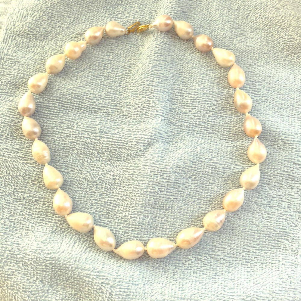 Baroque peal necklace